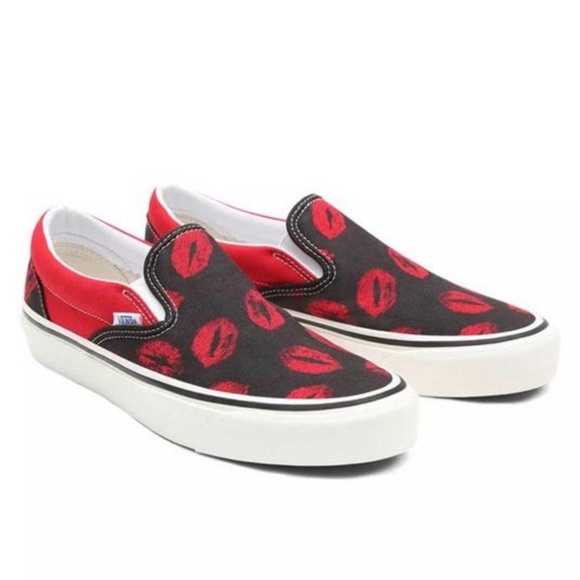 Vans Valentine’s shoes💋 - Picture 1 of 7